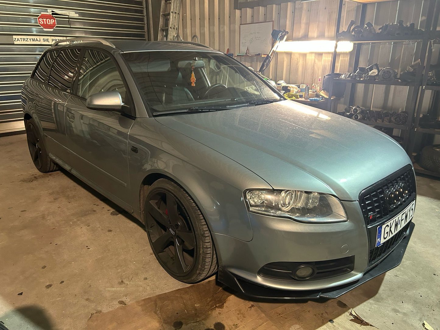 Dokładka przedniego zderzaka podstawowa AUDI